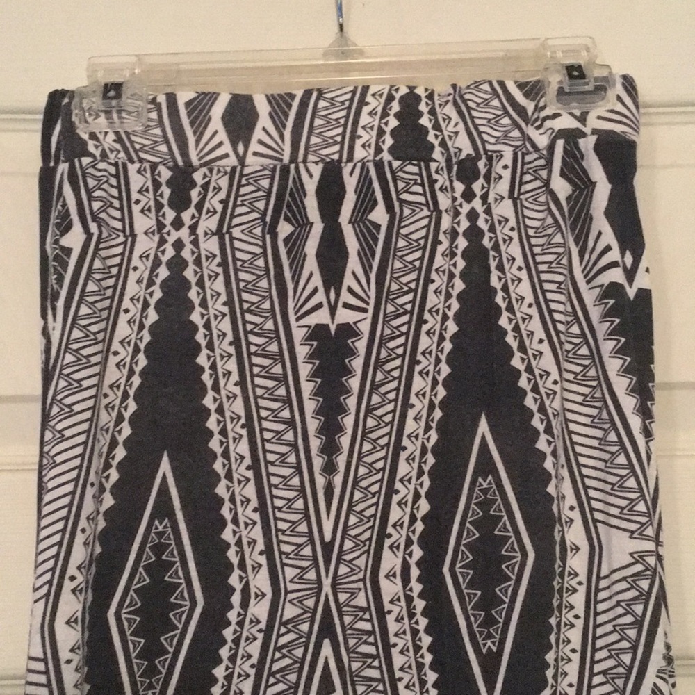 Patterned maxi with side slits